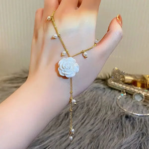 2023 New Fashion Trend Unique Design Elegant Delicate Sweet Pearl Camellia Necklace For Women Jewelry Wedding Party Premium Gift