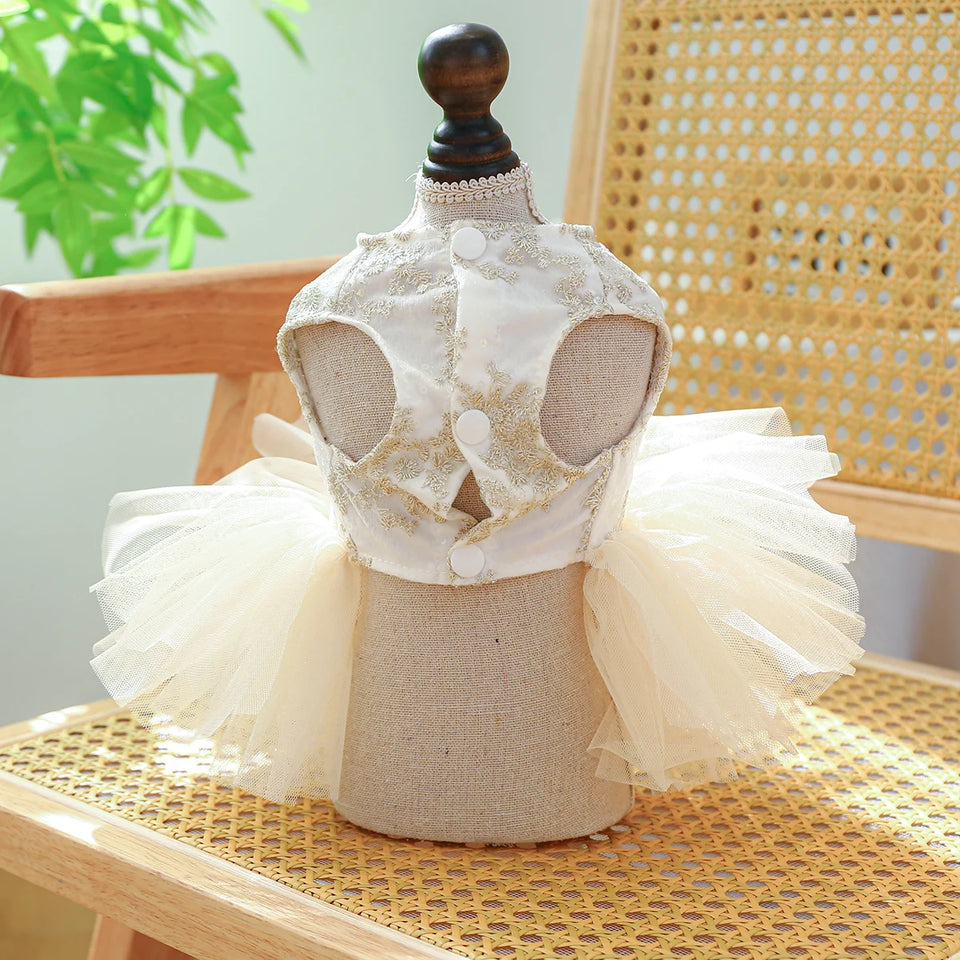 1PC Pet Apparel Dog Spring/Summer Breathable White Wedding Dress Princess Dress with Pulling Cord Button For Small Medium Dogs